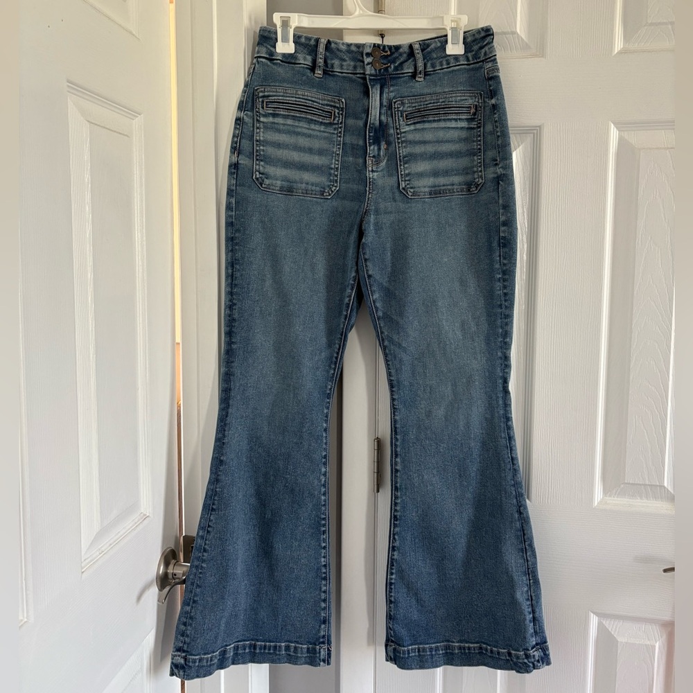 American Eagle High-Rise Flare Jeans in Medium Wash